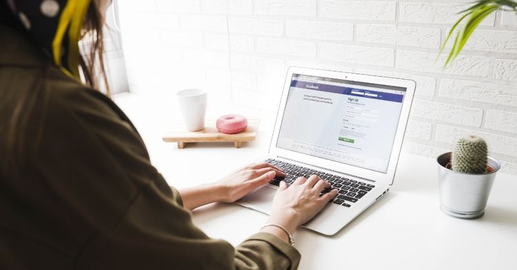 Jak pisać angażujące posty na Facebooku?