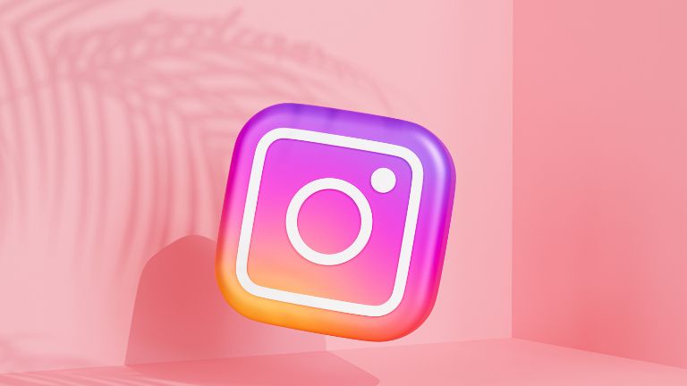 ikonka instagrama na różowym tle