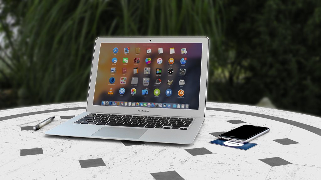 macbook social media